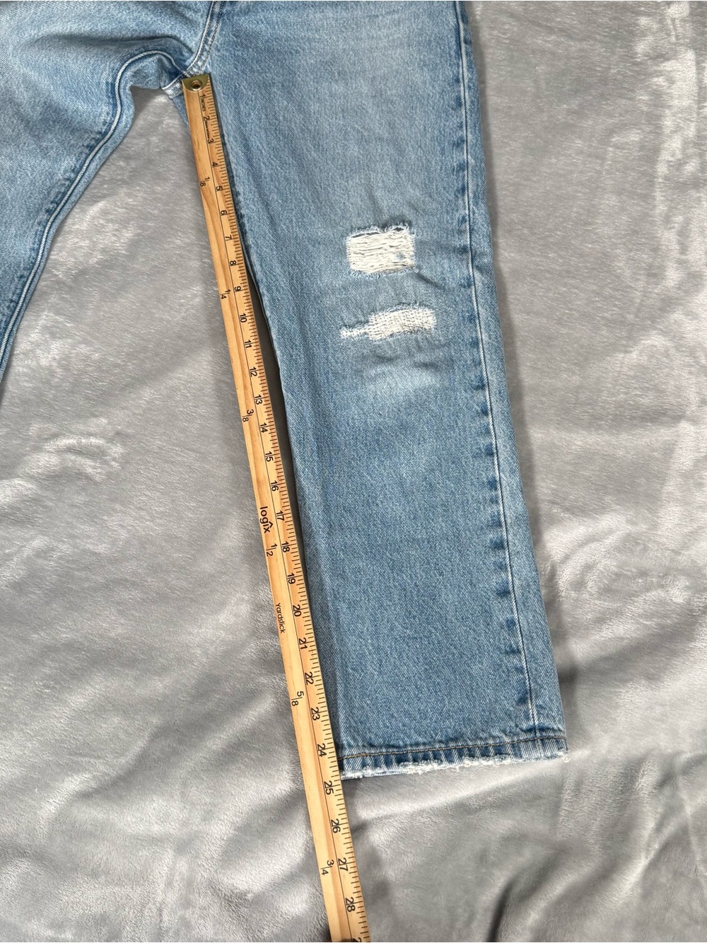 Levis 501 Slim Fit Jeans Womens 27x26 (Fits 27x25) Light Wash Distressed - Picture 13 of 16